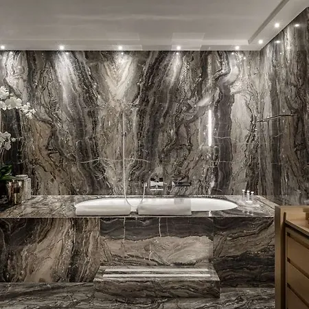 Ultima Crans Montana Hotel Lens